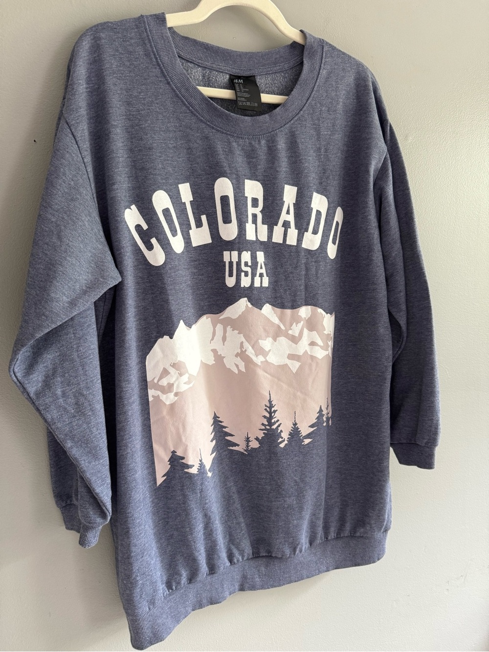 💥Last Chance!! 3 for $25!  H&M Colorado graphic tunic sweatshirt